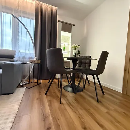 Apartment S Balkonem, Klimatizaci A Infrasaunou