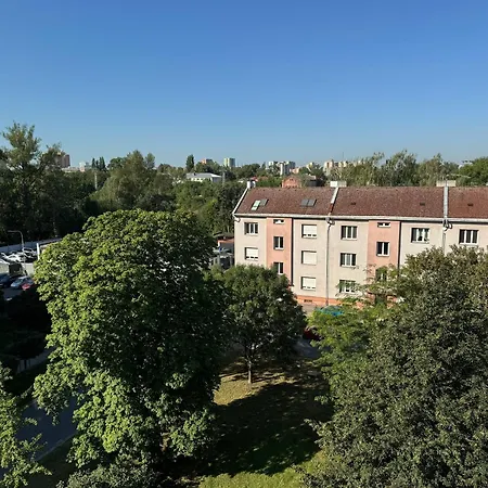 Apartment S Balkonem, Klimatizaci A Infrasaunou *
