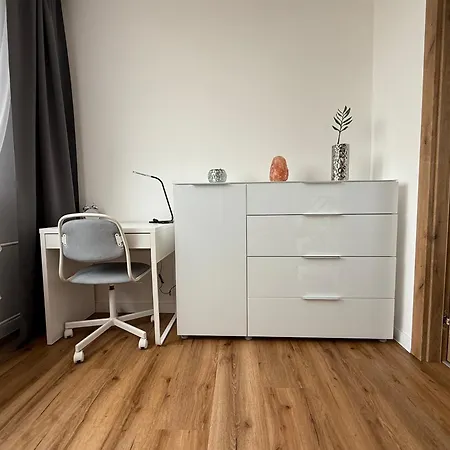 S Balkonem, Klimatizaci A Infrasaunou