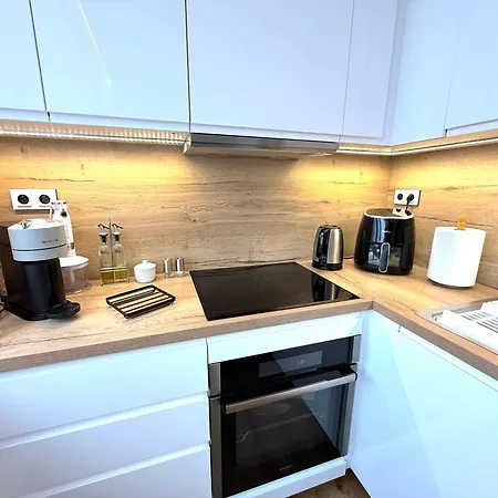 S Balkonem, Klimatizaci A Infrasaunou Lägenhet *