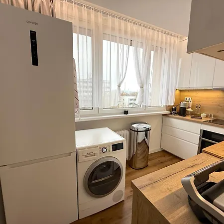 S Balkonem, Klimatizaci A Infrasaunou Lägenhet *