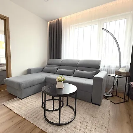 S Balkonem, Klimatizaci A Infrasaunou Apartment