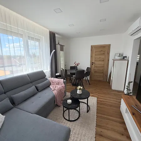 Apartnany To-to * אוסטרבה